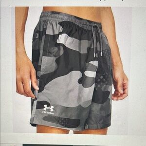 Under Armour Freedom Camo Volley Shorts - Black and Gray Size S NWT